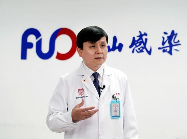 张文宏更新微博,没有提及博士论文被举报,但是态度明确让人安心