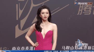 红毯造型两极分化:唐嫣产后回春热巴美貌封神,4大顶流却遭群嘲
