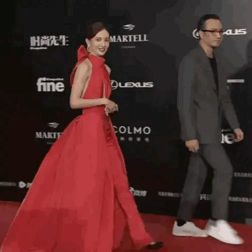 红毯造型两极分化:唐嫣产后回春热巴美貌封神,4大顶流却遭群嘲