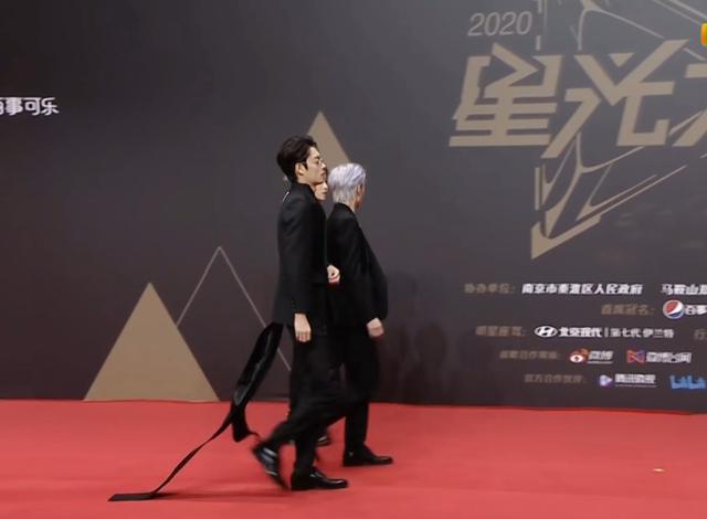 红毯造型两极分化:唐嫣产后回春热巴美貌封神,4大顶流却遭群嘲