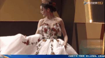 红毯造型两极分化:唐嫣产后回春热巴美貌封神,4大顶流却遭群嘲