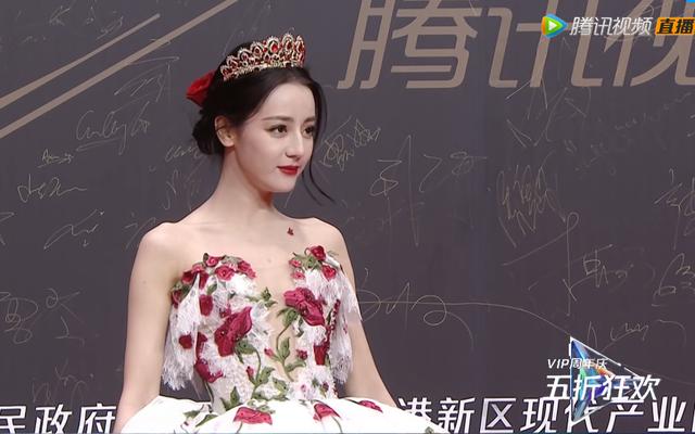 红毯造型两极分化:唐嫣产后回春热巴美貌封神,4大顶流却遭群嘲