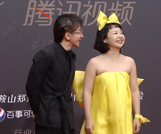 红毯造型两极分化:唐嫣产后回春热巴美貌封神,4大顶流却遭群嘲