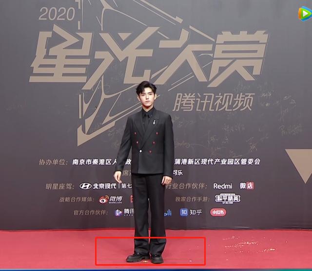 红毯造型两极分化:唐嫣产后回春热巴美貌封神,4大顶流却遭群嘲