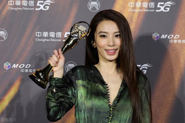 田馥甄凭借《无人知晓》获得第32届金曲奖最佳华语女歌手奖
