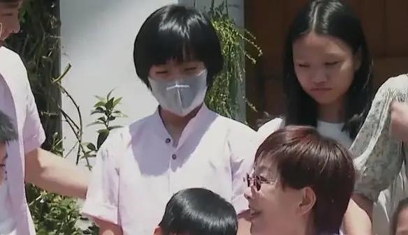 星二代近照:诺一安吉Kimi都胖了,天天的身高就快追上钱枫了