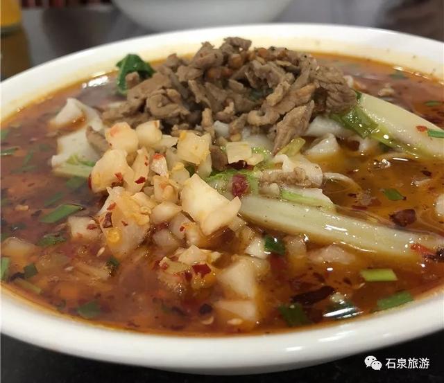 归乡的游子们，回家了一定要尝尝石泉味道