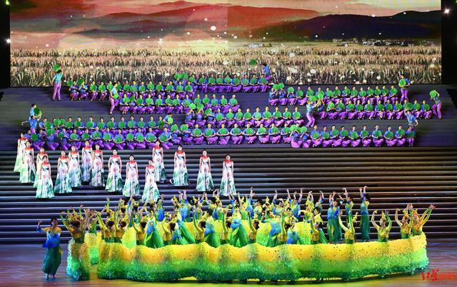 “巴蜀儿女心向党”四川省庆祝中国共产党成立100周年文艺演出今晚恢宏唱响