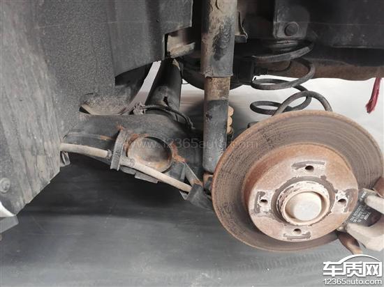 2018款 1.6L 手动 时尚型 改款,东风雪铁龙爱丽舍刹车片以及排气管生锈严重 2018款 1.6L 手动 时尚型 改款,东风雪铁龙爱丽舍刹车片以及排气管生锈严重