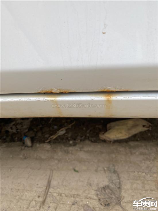 2018款 1.5L 手动 豪华型,吉利帝豪车辆生锈要求厂家协助解决 2018款 1.5L 手动 豪华型,吉利帝豪车辆生锈要求厂家协助解决